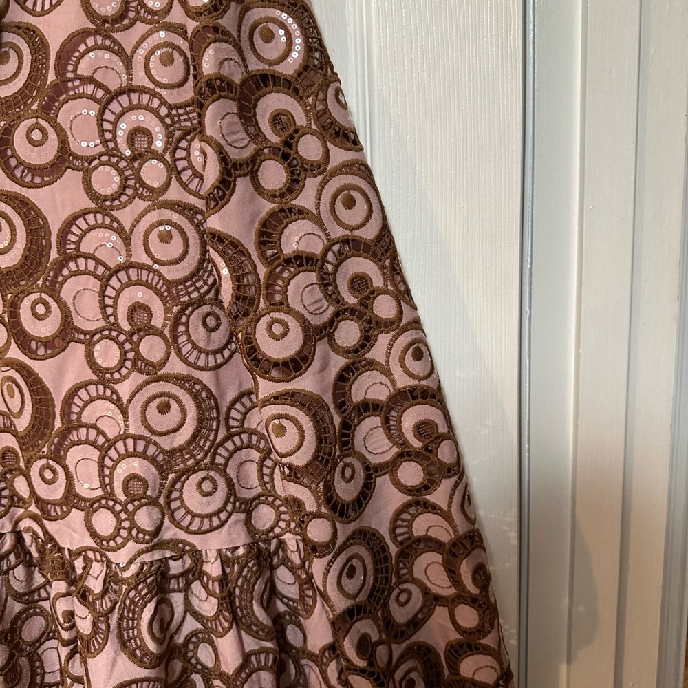 IMPRESSIONS Large NWT Fifth Avenue Embroidered Mini Dress Blush With Brown - Picture 3 of 7